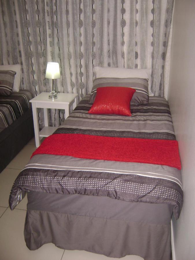 North Beach Durban Apartments 외부 사진